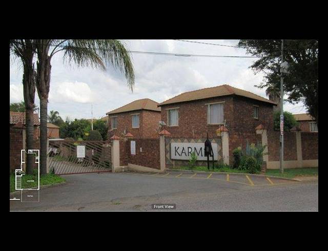 2 BEDROOM TOWNHOUSE FOR SALE IN FLORIDA GLEN